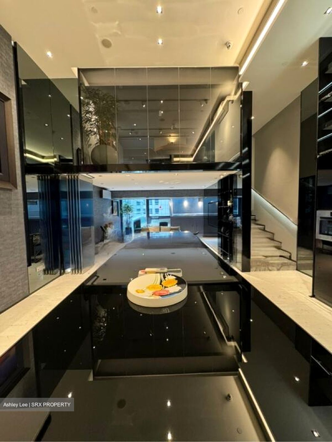 Tahir Building (D1), Office #478563571